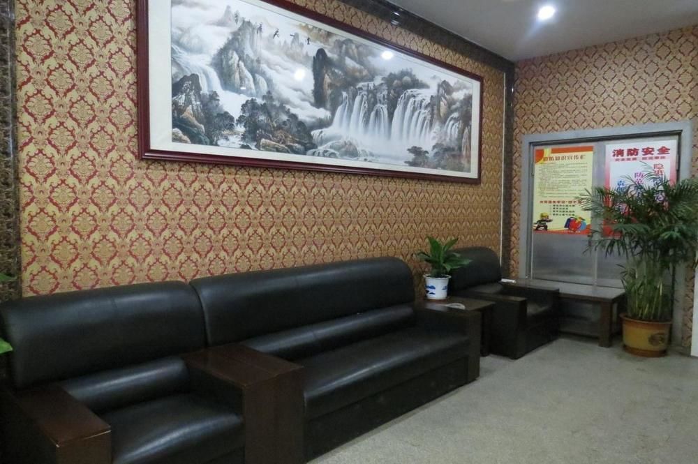 Longwang Business Hotel Liuzhou ภายนอก รูปภาพ