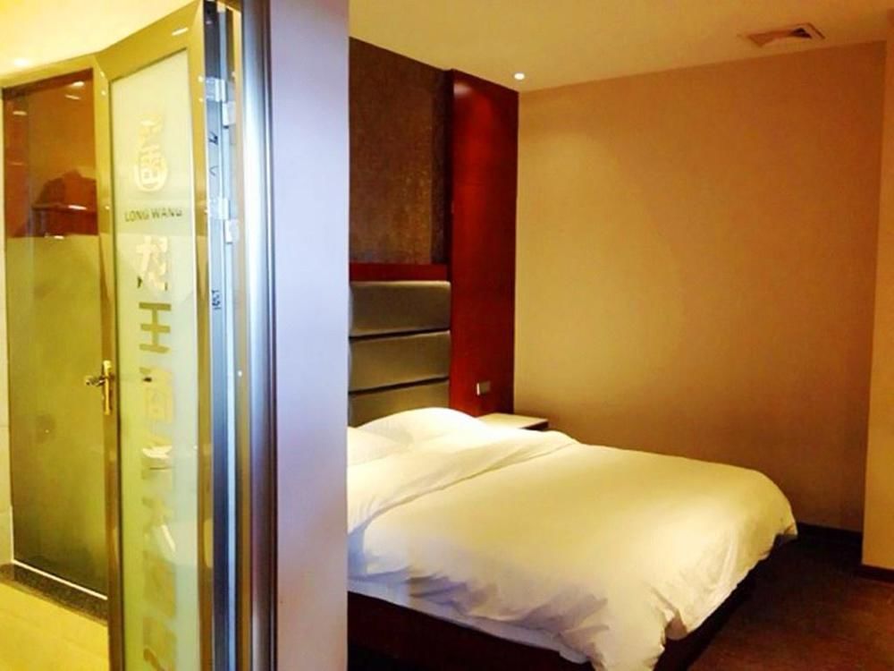 Longwang Business Hotel Liuzhou ภายนอก รูปภาพ