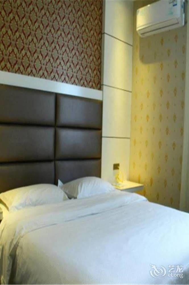 Longwang Business Hotel Liuzhou ภายนอก รูปภาพ
