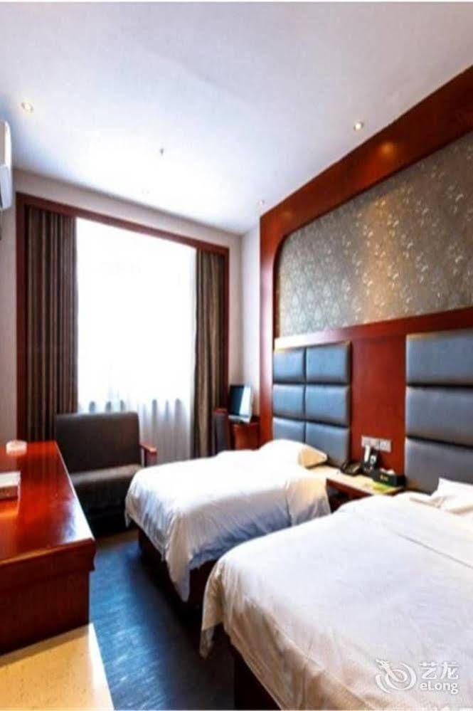 Longwang Business Hotel Liuzhou ภายนอก รูปภาพ