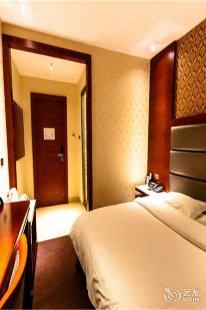 Longwang Business Hotel Liuzhou ภายนอก รูปภาพ